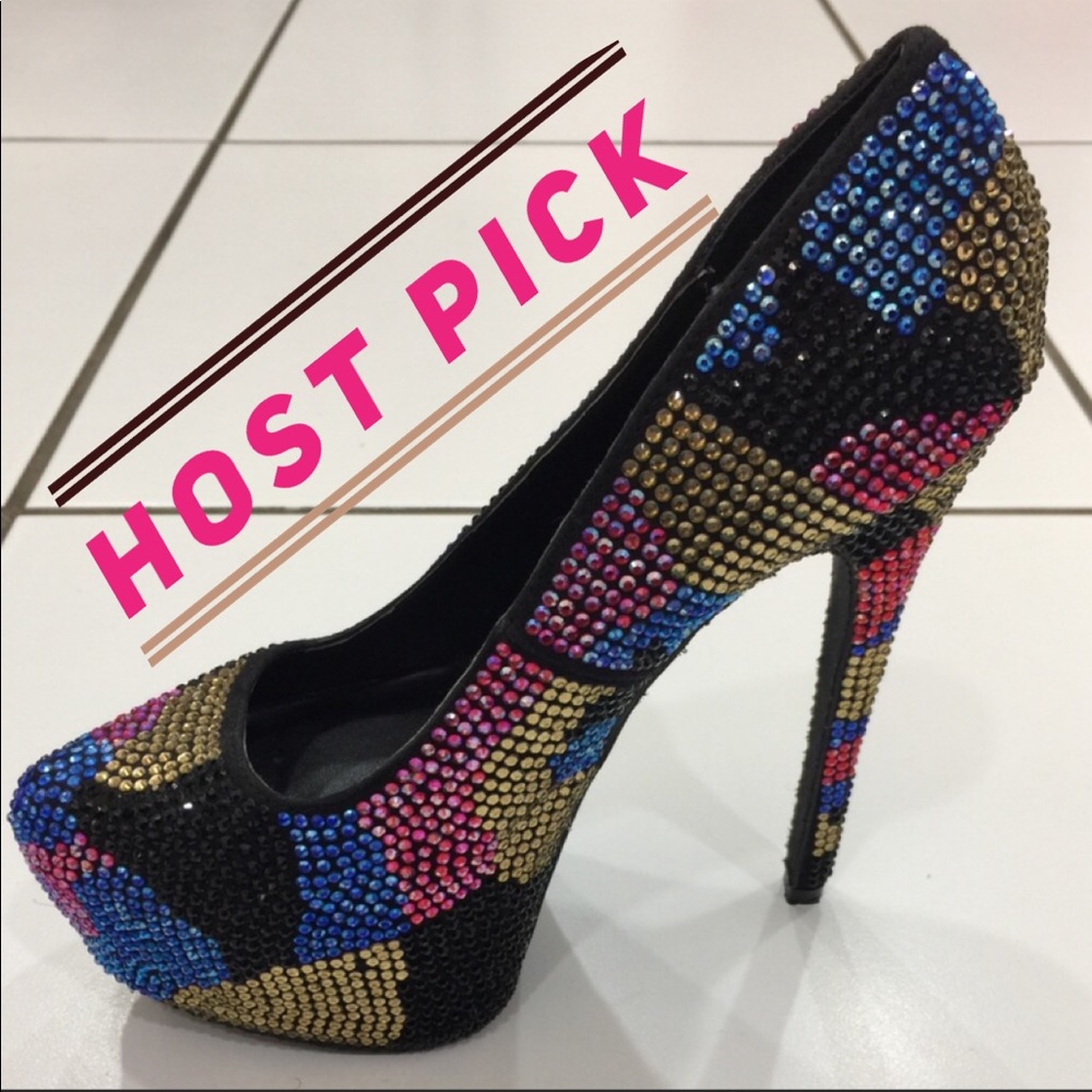 HOST PICK ✨Steve Madden Platform Heels